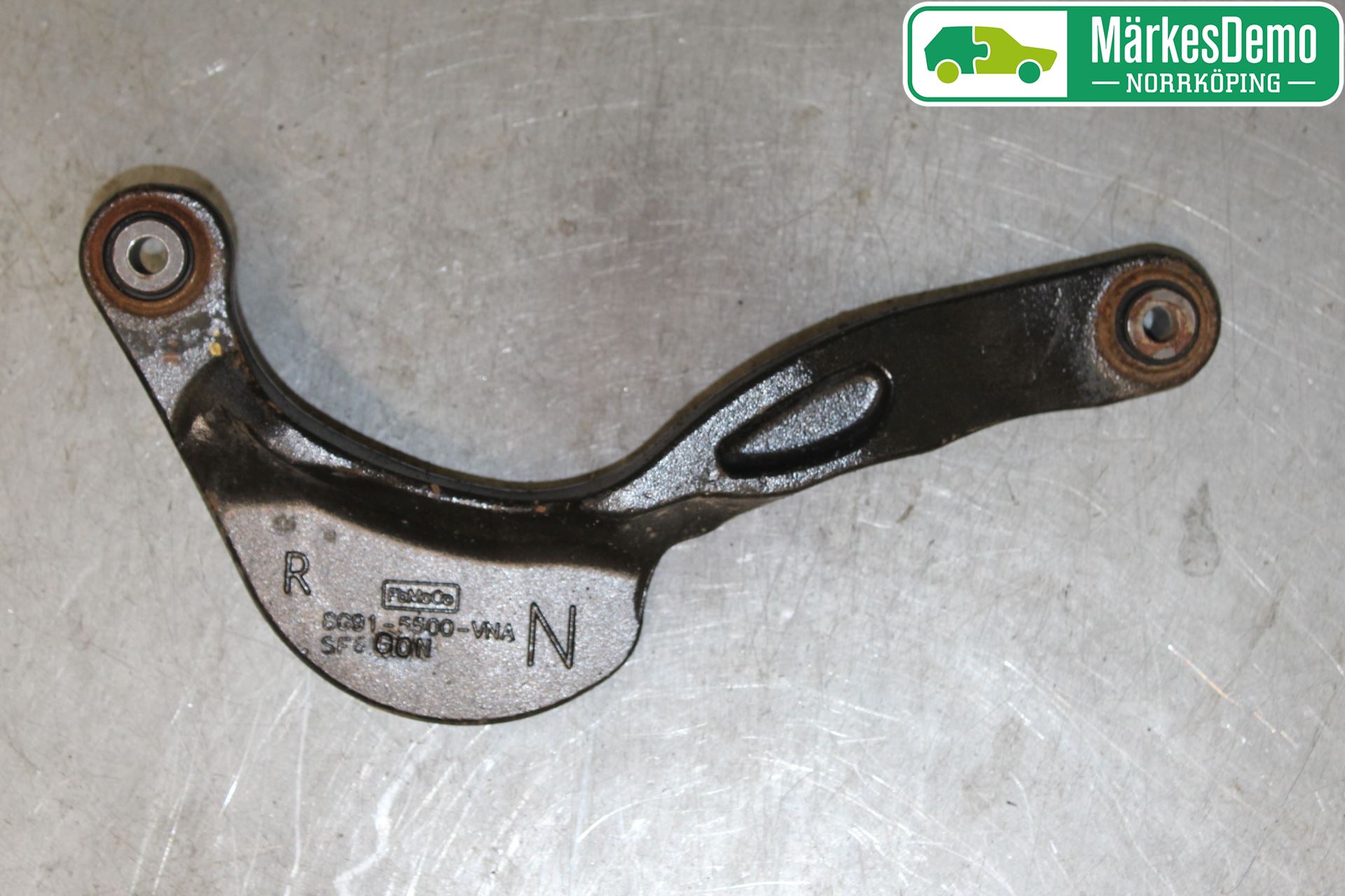 Volvo V70 14-16 Bärarm Bak Övre Höger