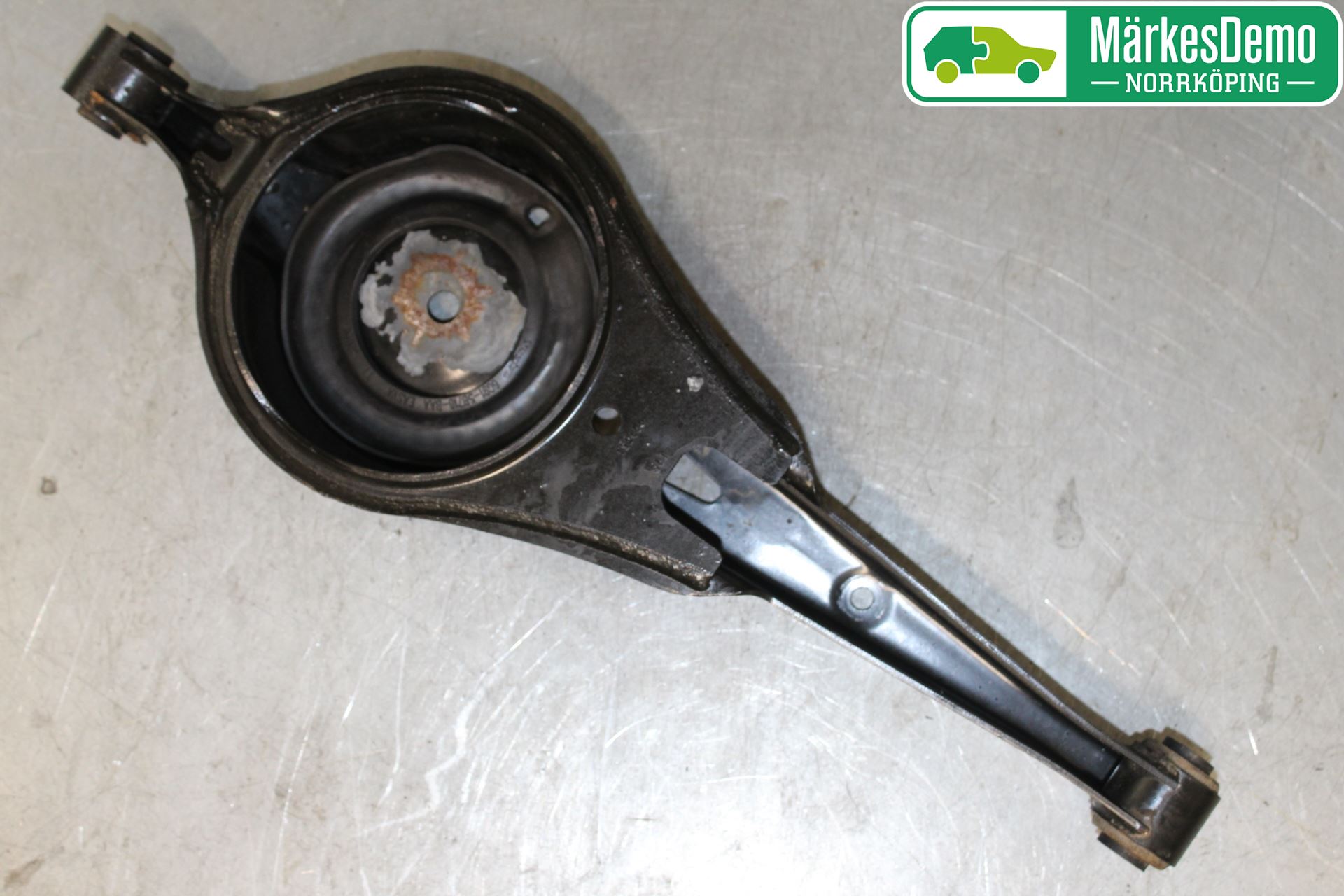 Volvo V70 14-16 Bärarm Bak Vänster