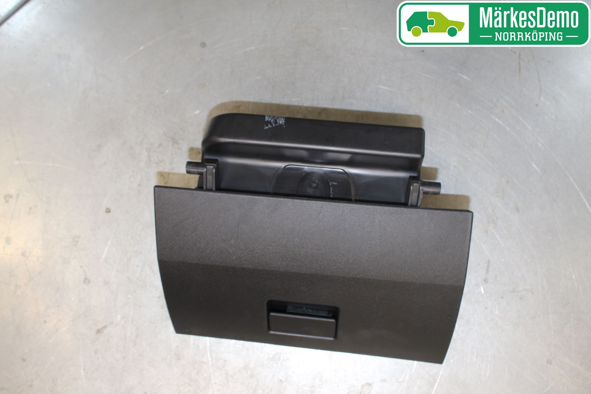 Ford FIESTA     06-08 Handskfack