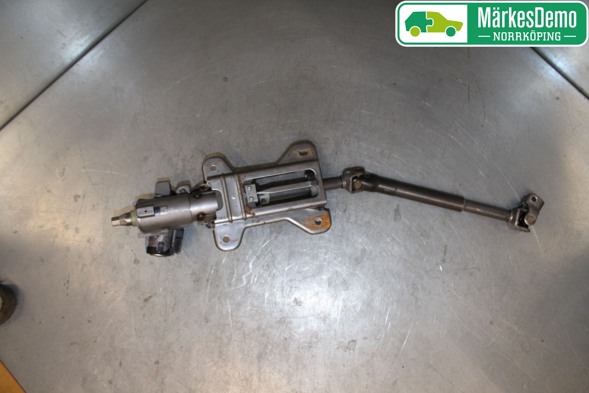 Ford FIESTA     06-08 Rattaxelagg Justerbart