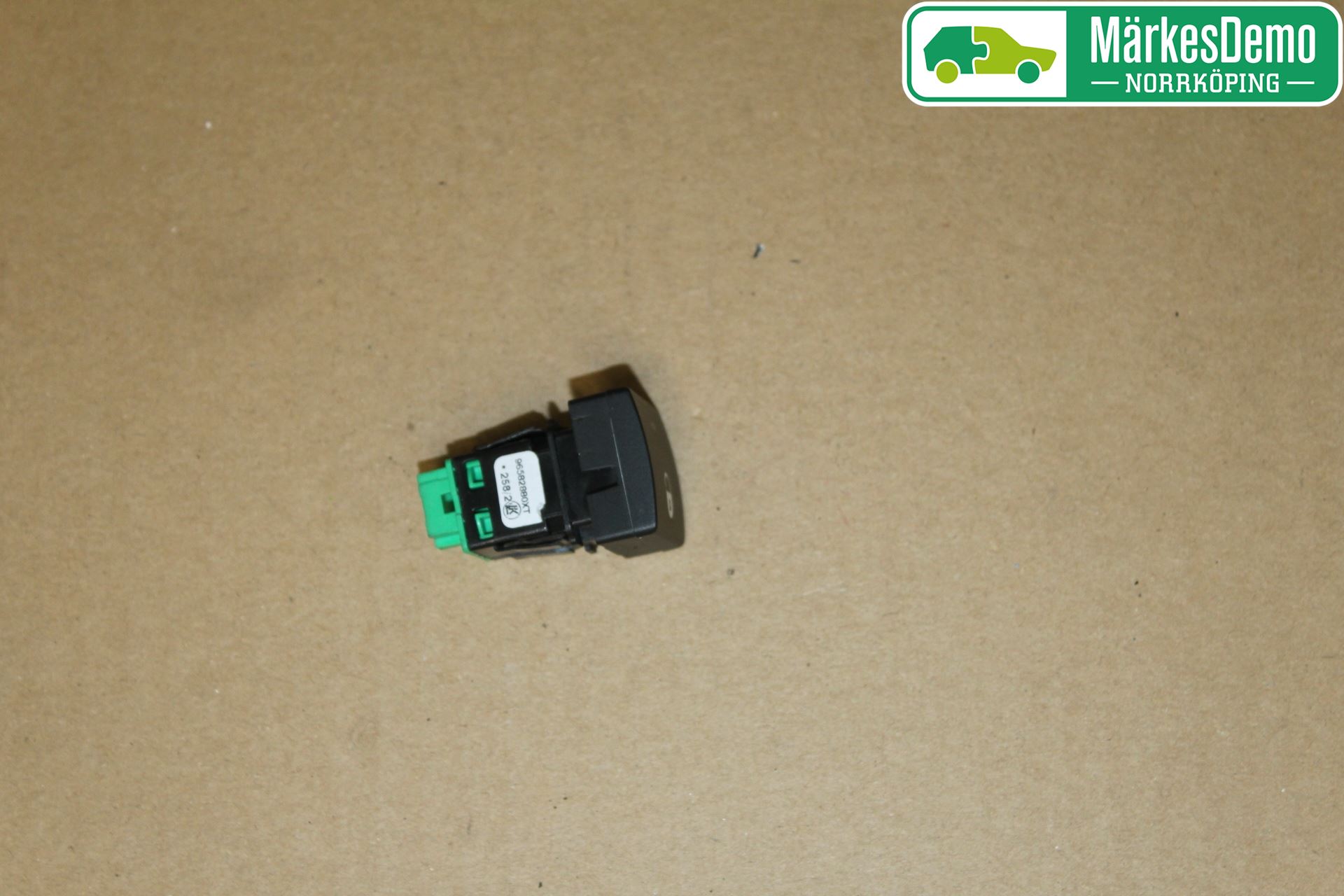 Citroen BERLINGO 08-18 Strömställare Centrallås