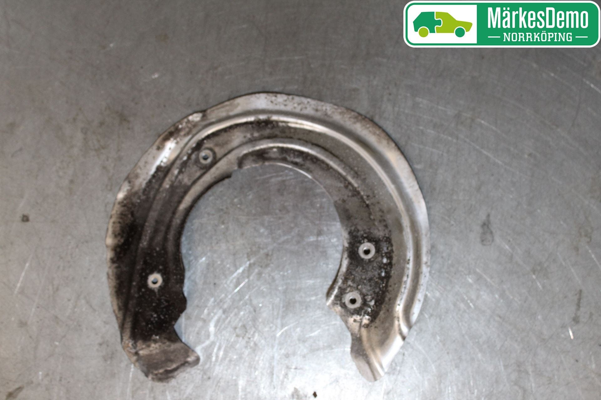 BMW 1 F20/F21 11-19 Bromssköld Fram