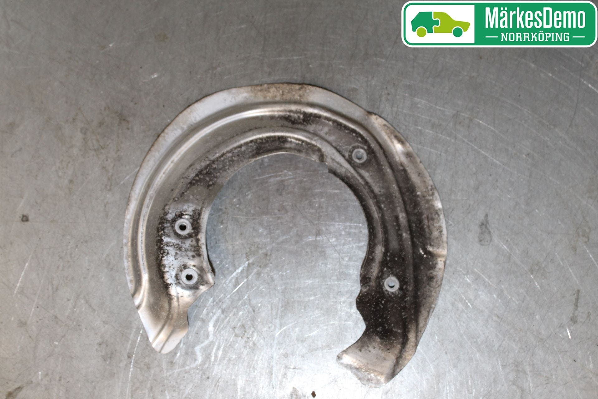 BMW 1 F20/F21 11-19 Bromssköld Fram