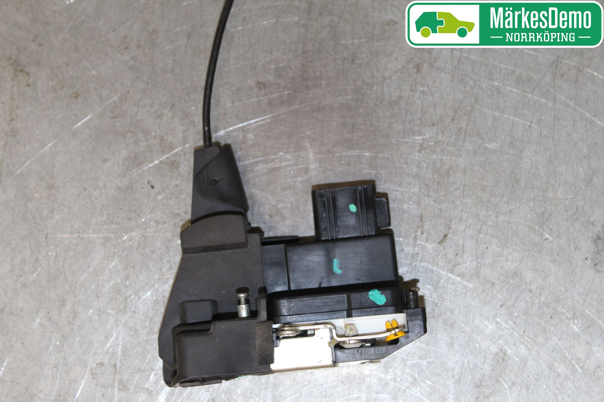 Ford FIESTA     06-08 Låskista-Dörrlås