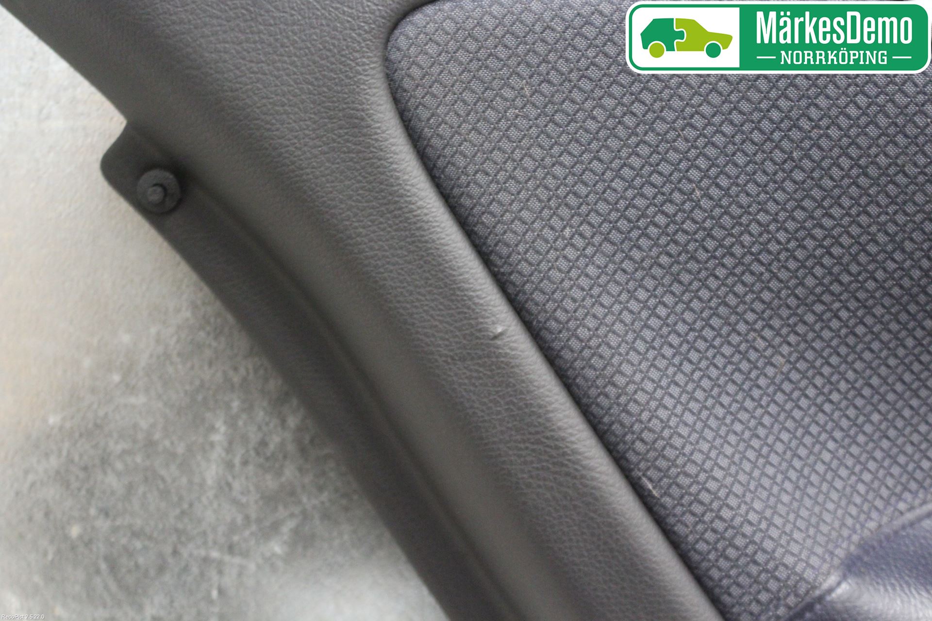 Volvo S60 01-04 Dörrklädsel Vä