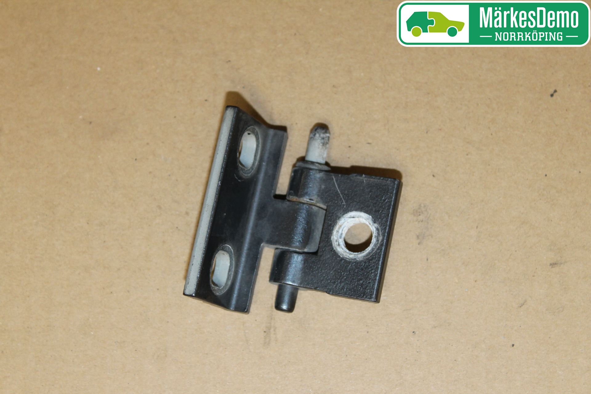 Volvo XC90 03-06 Dörrgångjärn