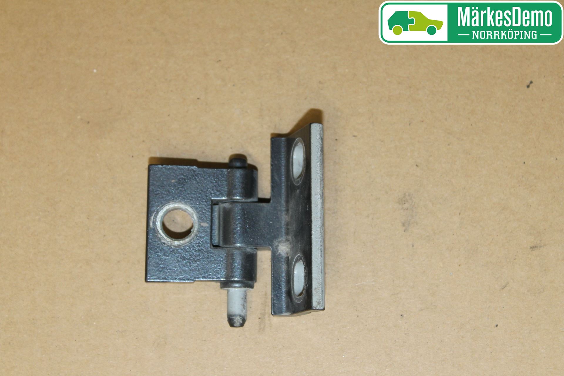 Volvo XC90 03-06 Dörrgångjärn