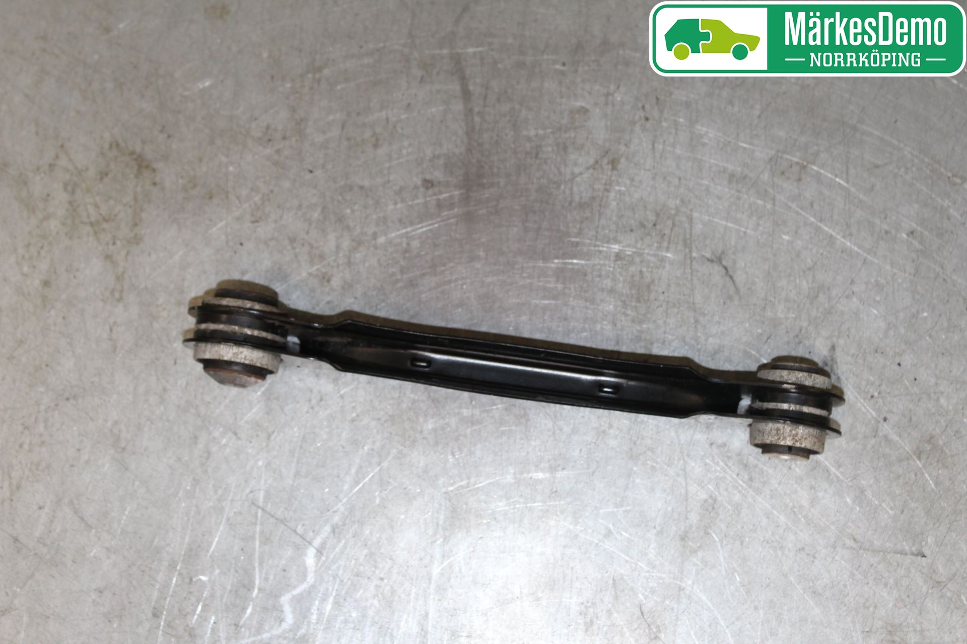 BMW 1 F20/F21 11-19 Bärarm Bak Övre Höger