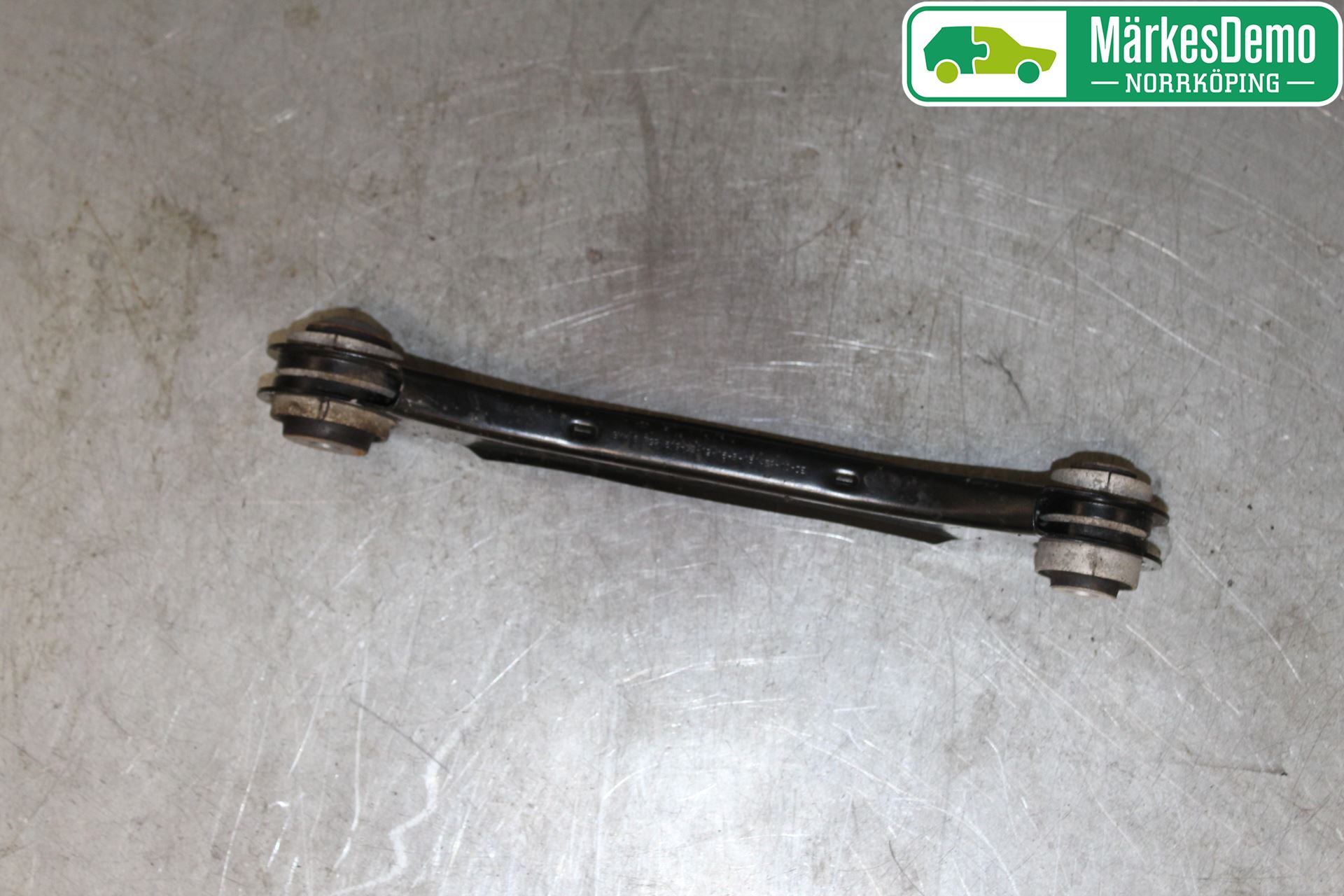 BMW 1 F20/F21 11-19 Bärarm Bak Övre Höger