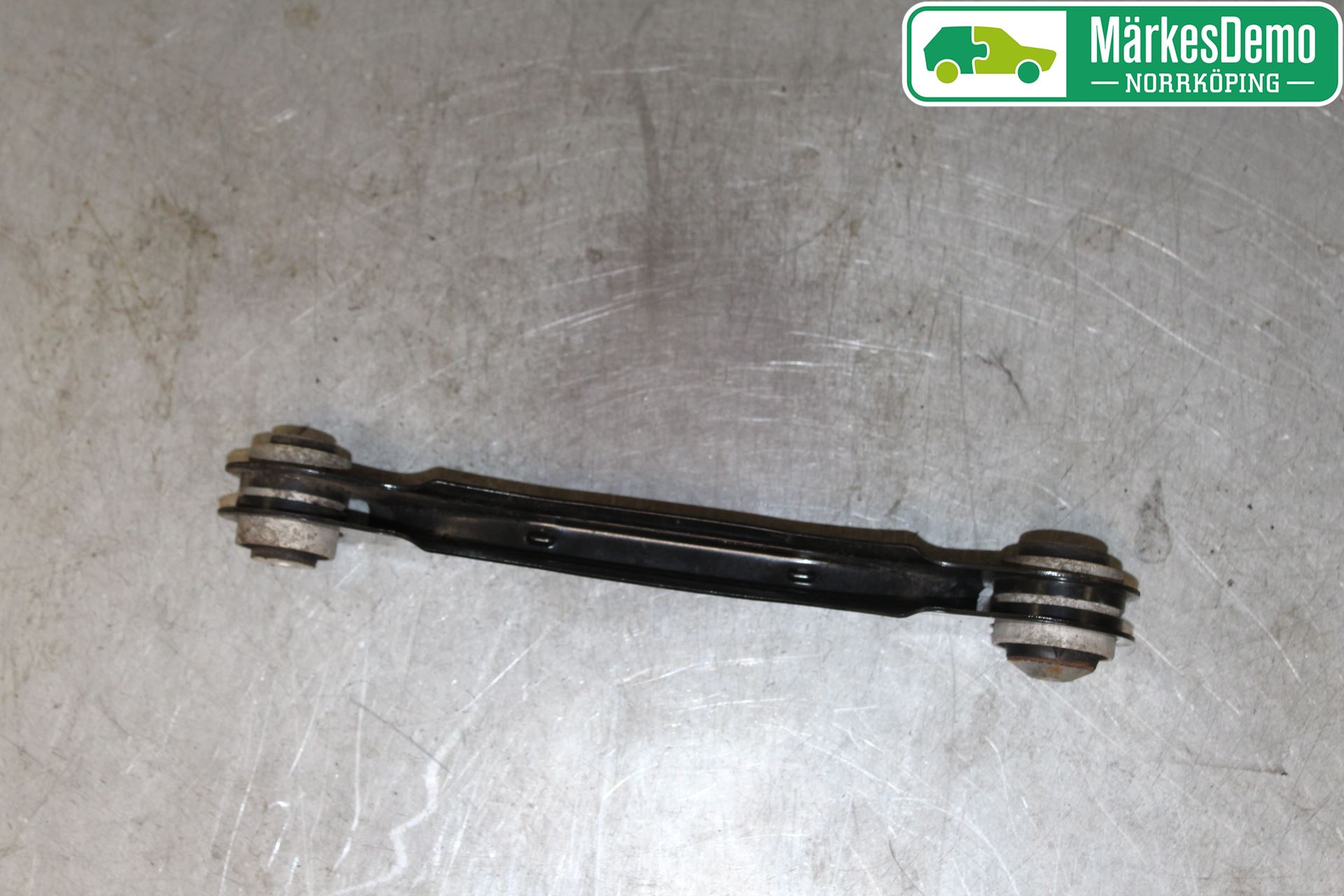 BMW 1 F20/F21 11-19 Bärarm Bak Övre Vänster