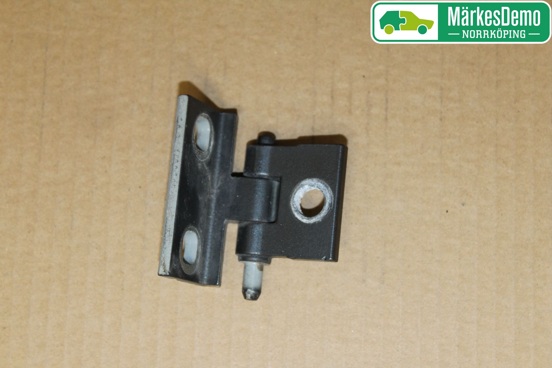 Volvo XC90 03-06 Dörrgångjärn