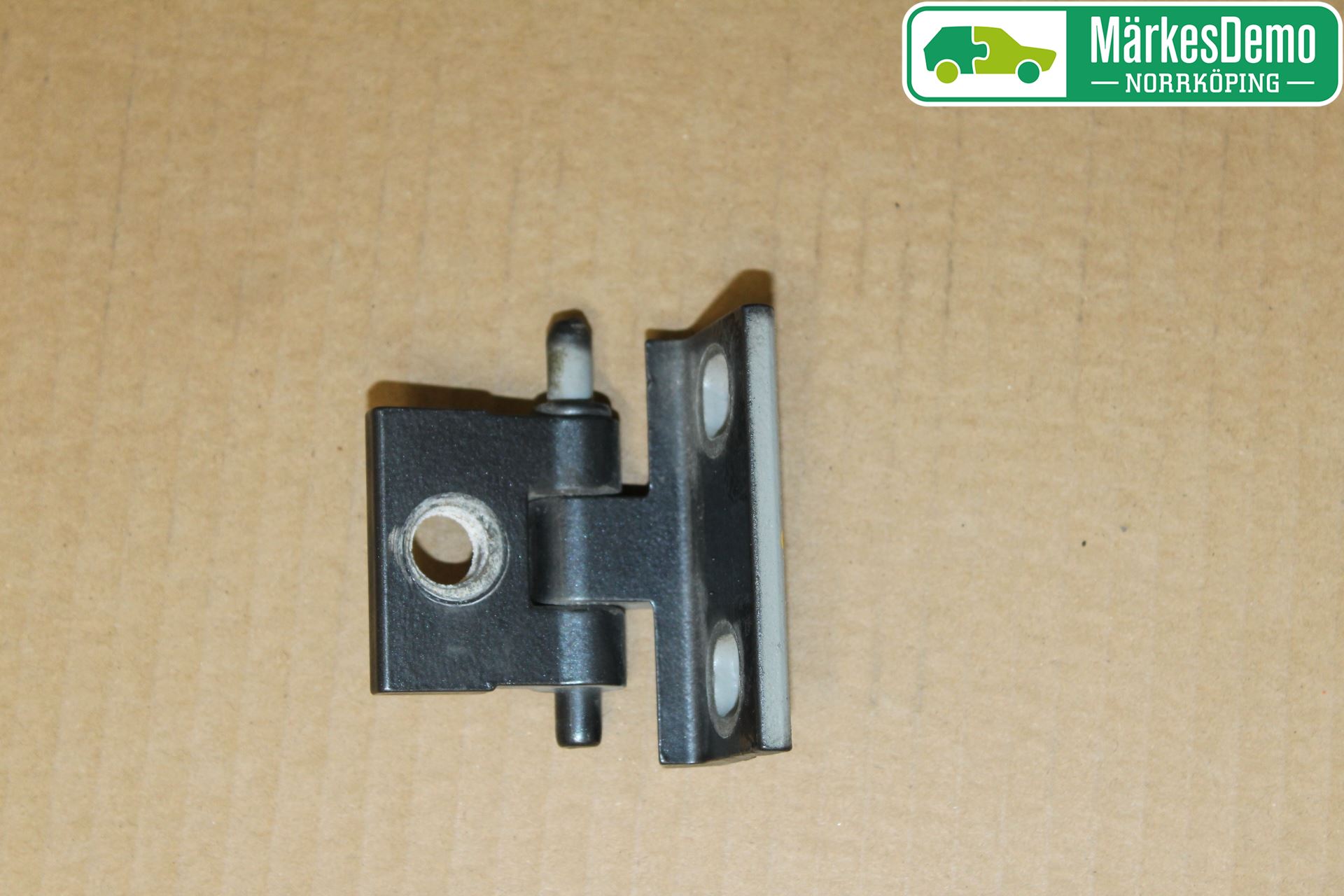 Volvo XC90 03-06 Dörrgångjärn