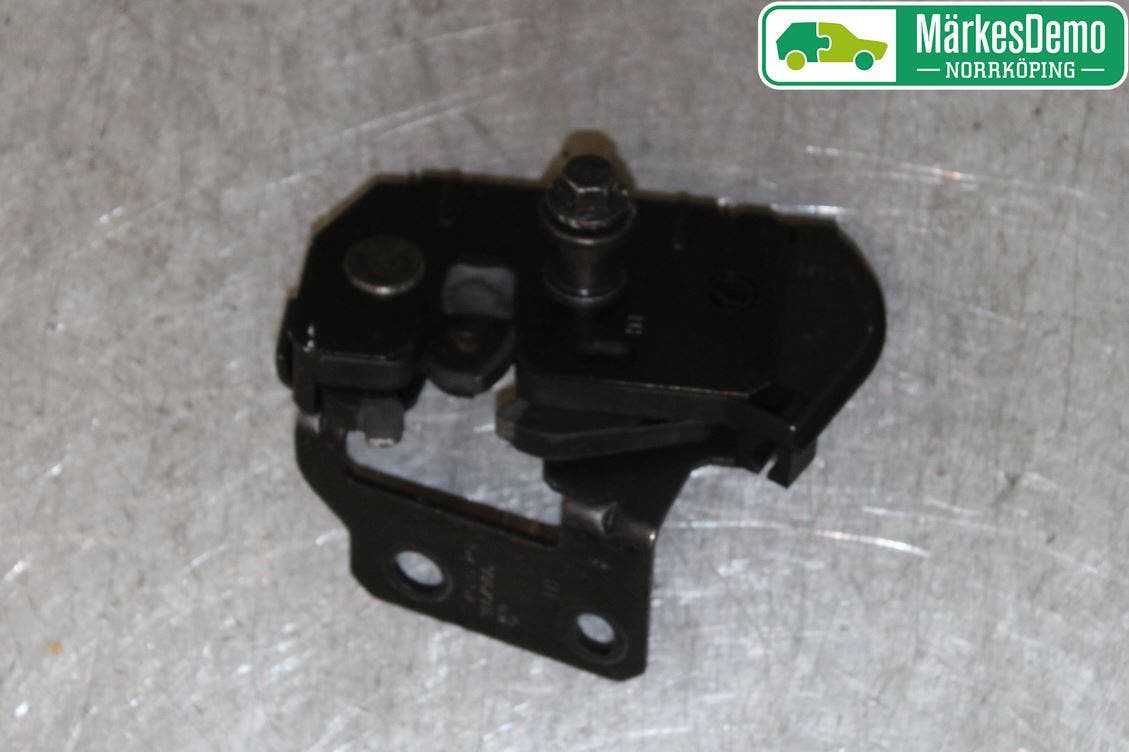 Volvo XC90 03-06 Låskista Baklucka