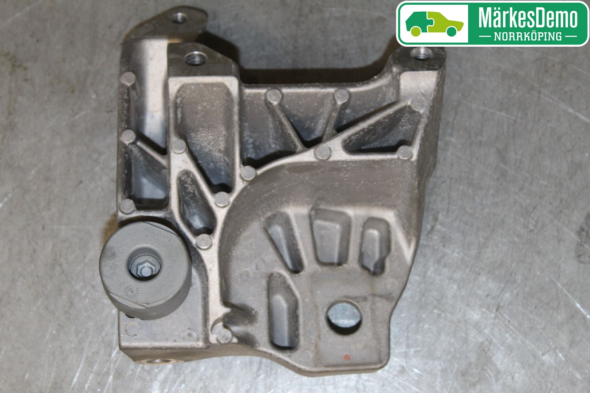 Volvo S60 14-18 Motorfäste