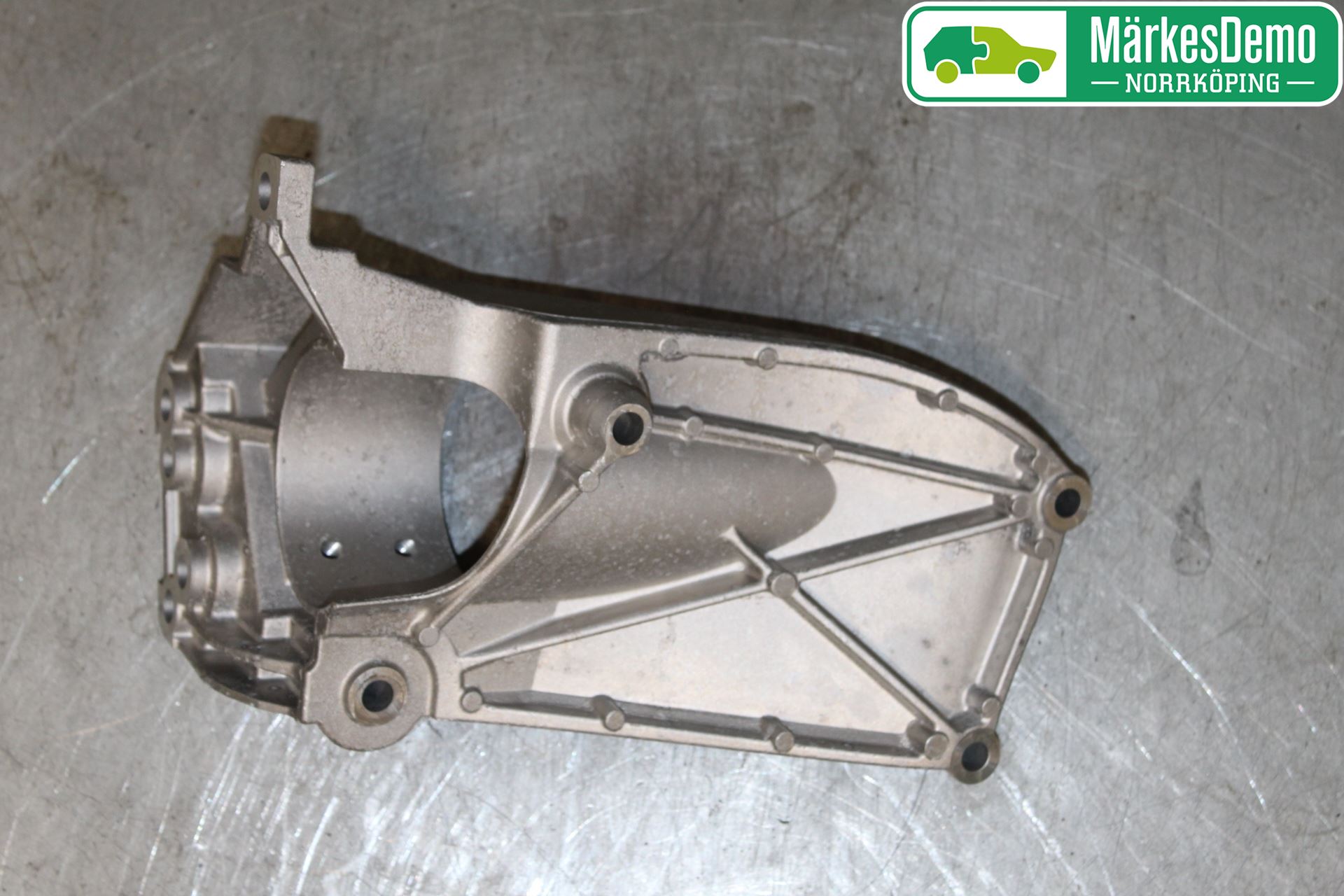 Volvo S60 14-18 Motorfäste