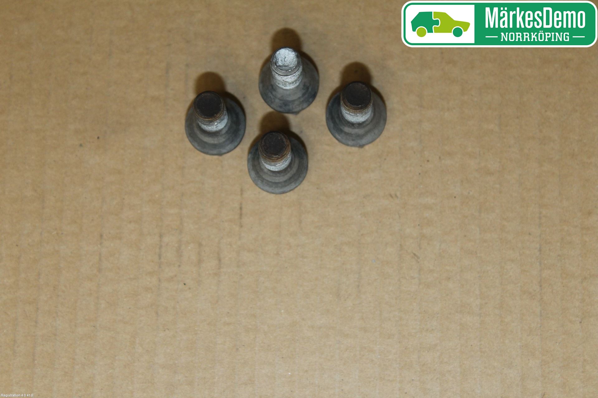 Renault CAPTUR 13-19 Hjulmutter-Bult-Sats