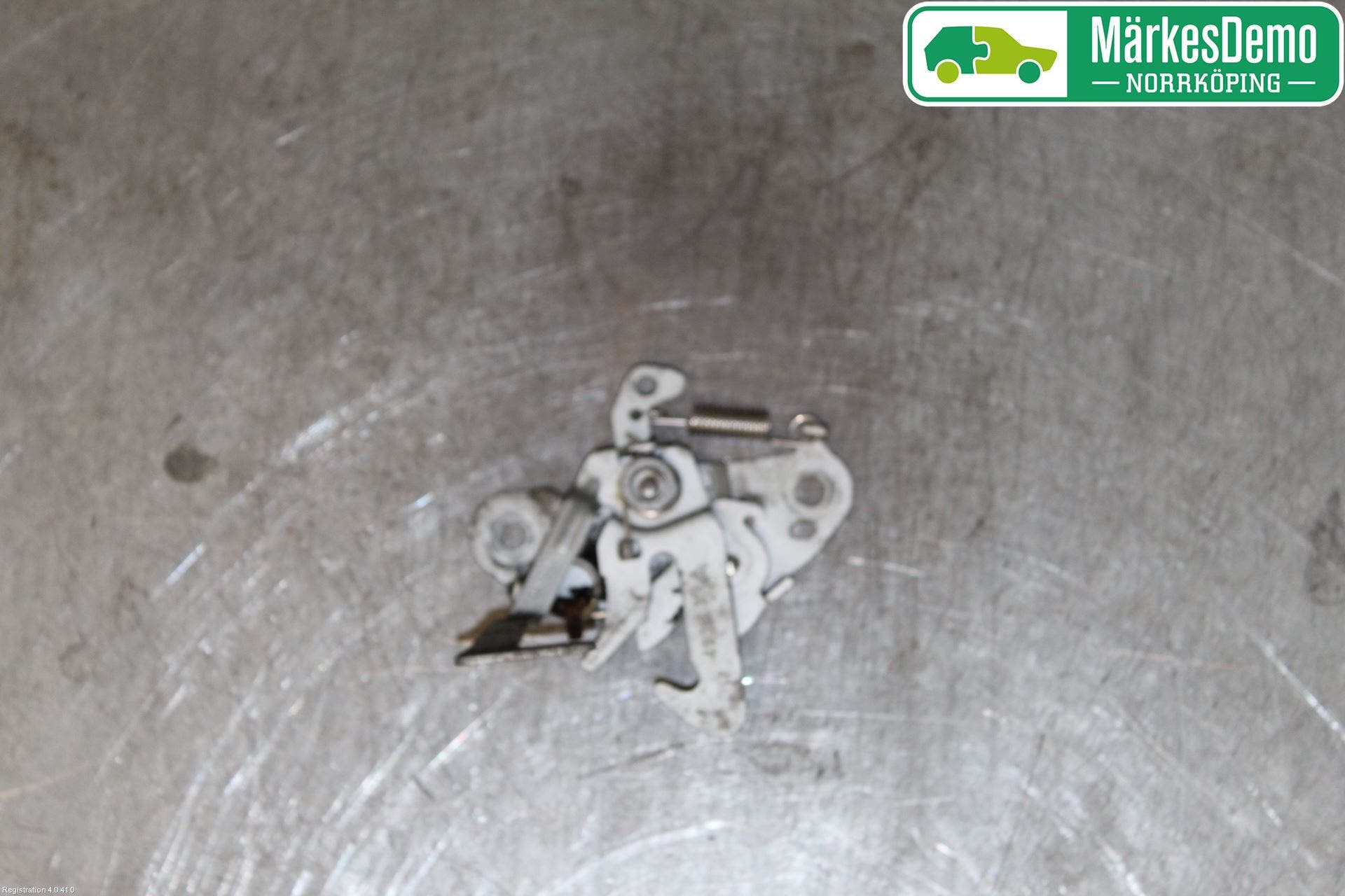 Citroen BERLINGO  03-07 Huvlås Wire-Spak