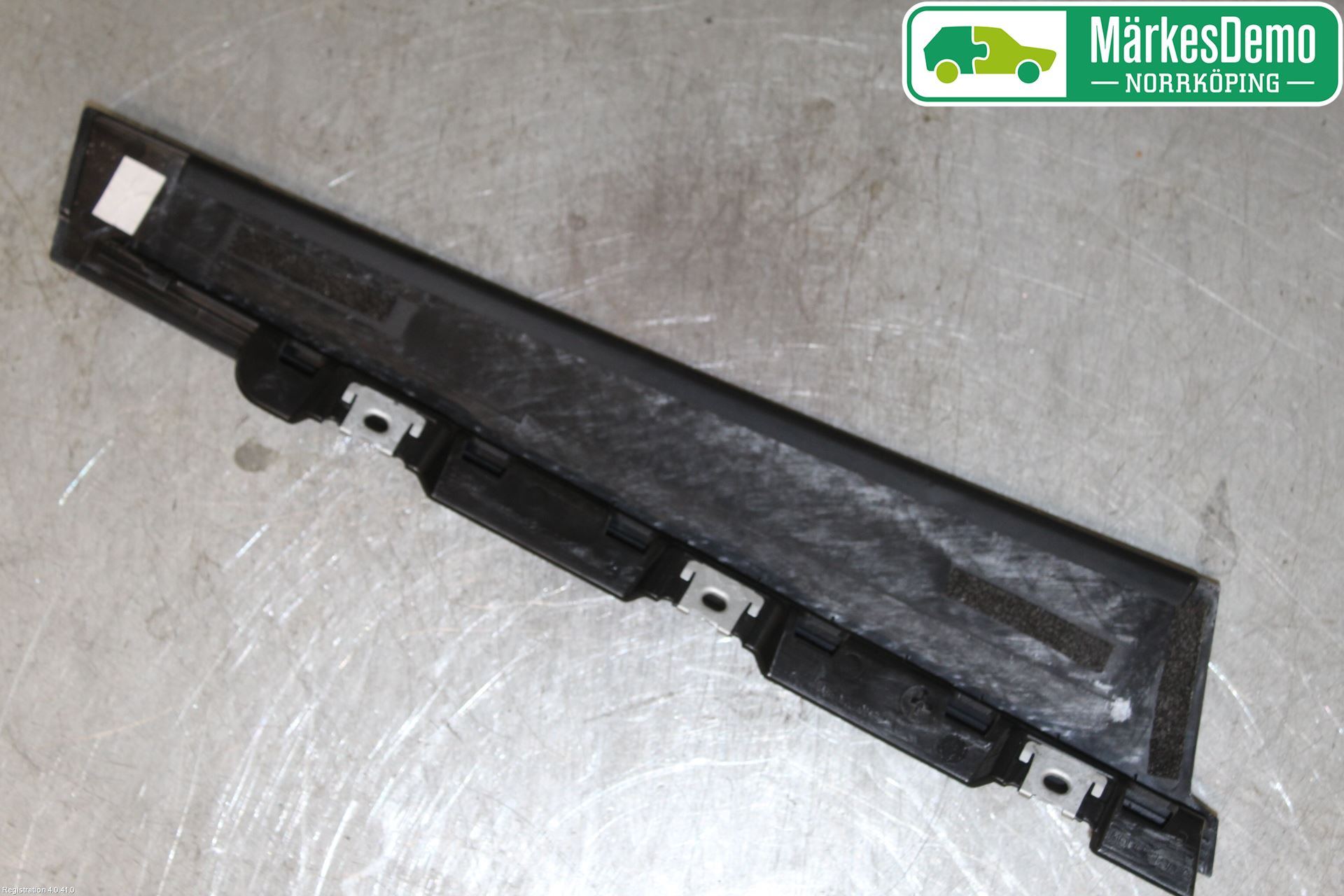 Citroen COTROEN C3 17-24 Dörr Dekorlist Fram Hö