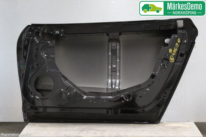 Nissan GT-R Dörr 2D Höger