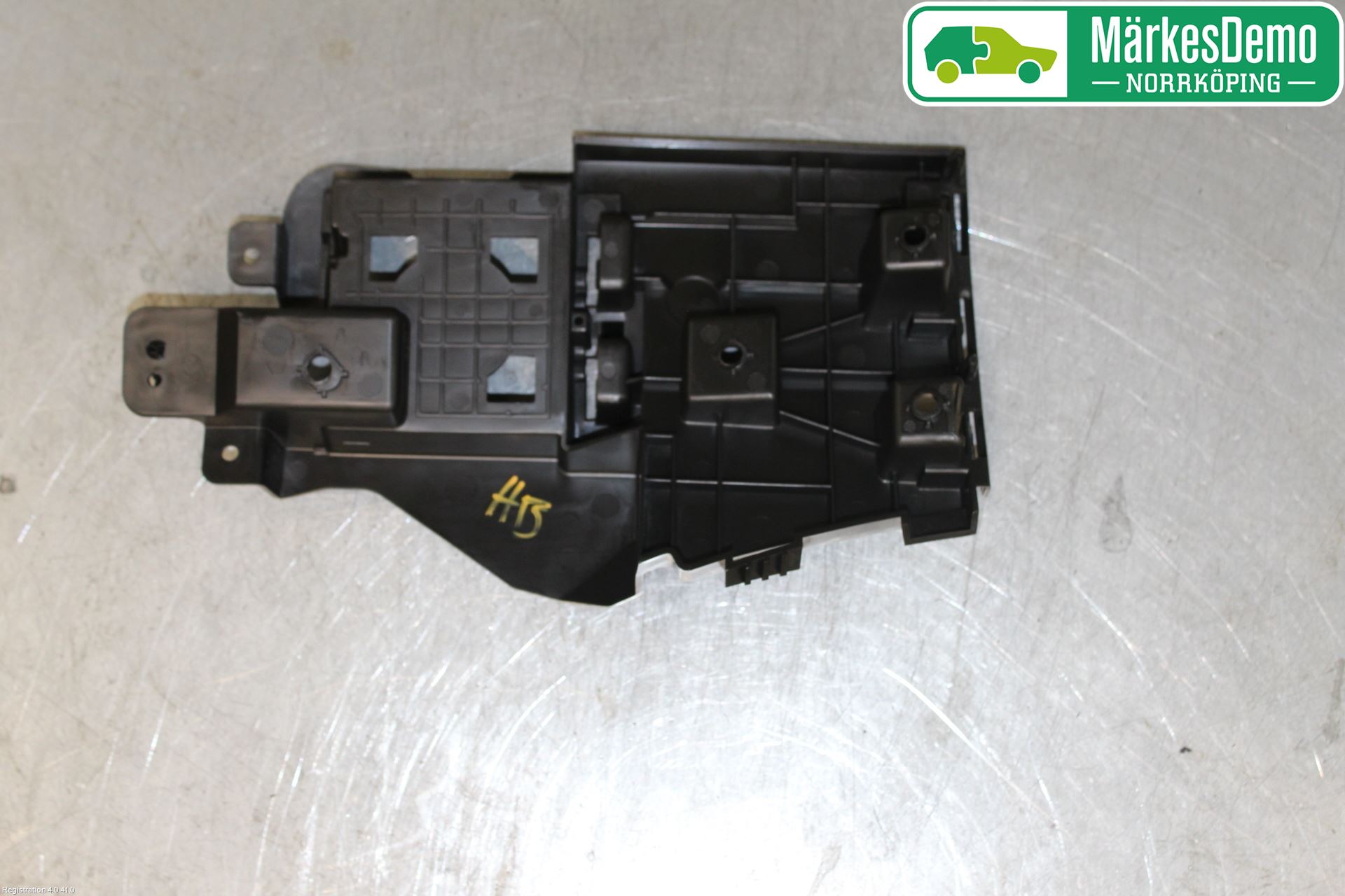 Volvo V60 14-18 Stötfångarfäste Bak Hö