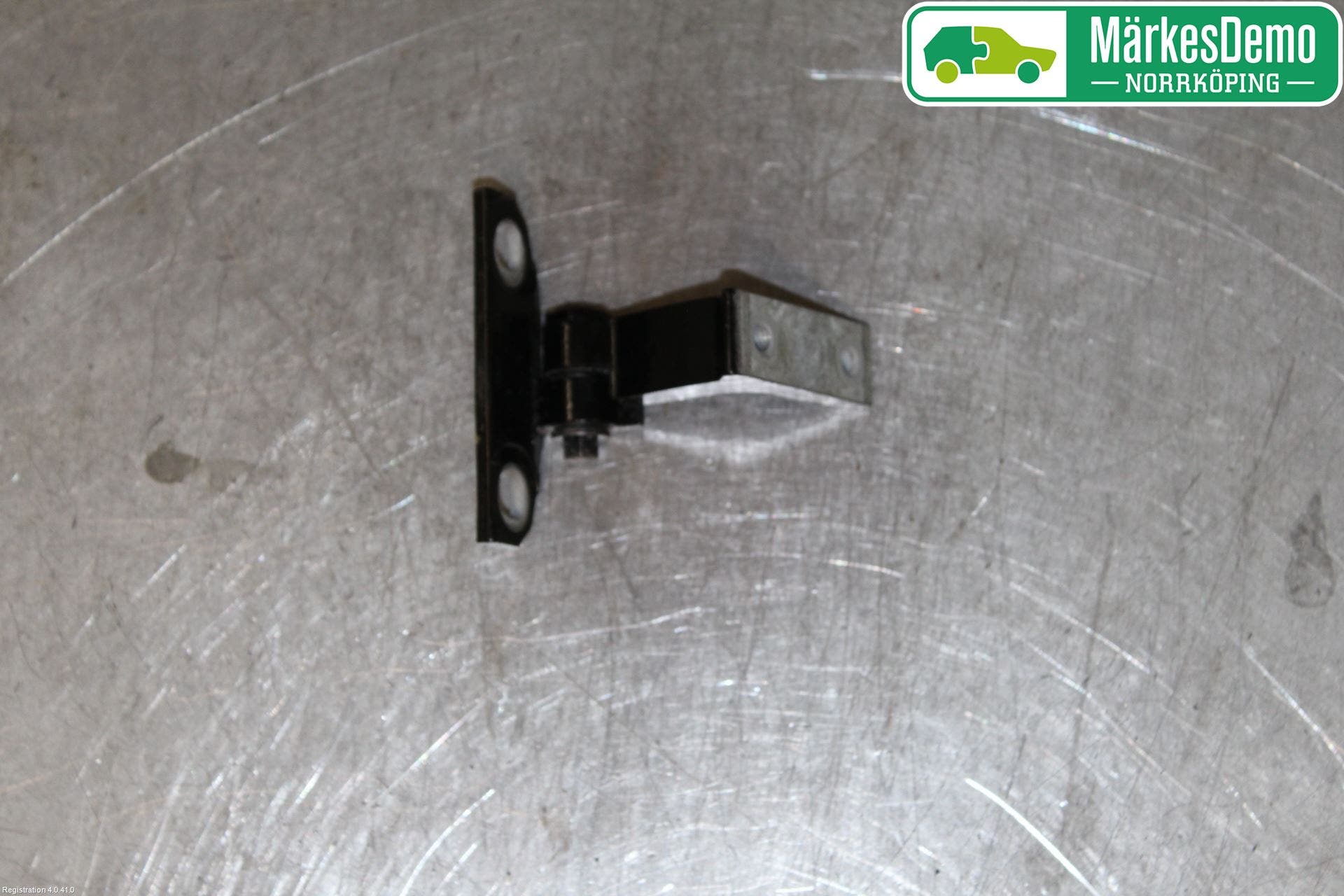 Volvo V60 14-18 Dörrgångjärn