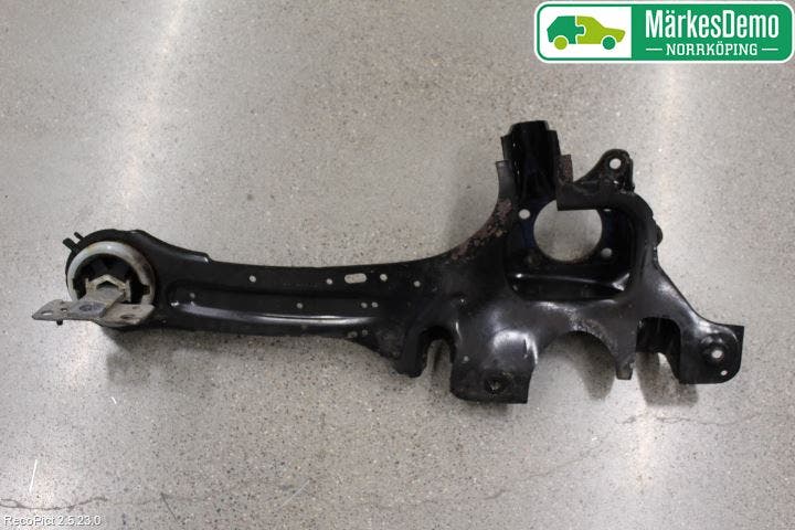 Volvo V60 14-18 Bärarm Bak Höger