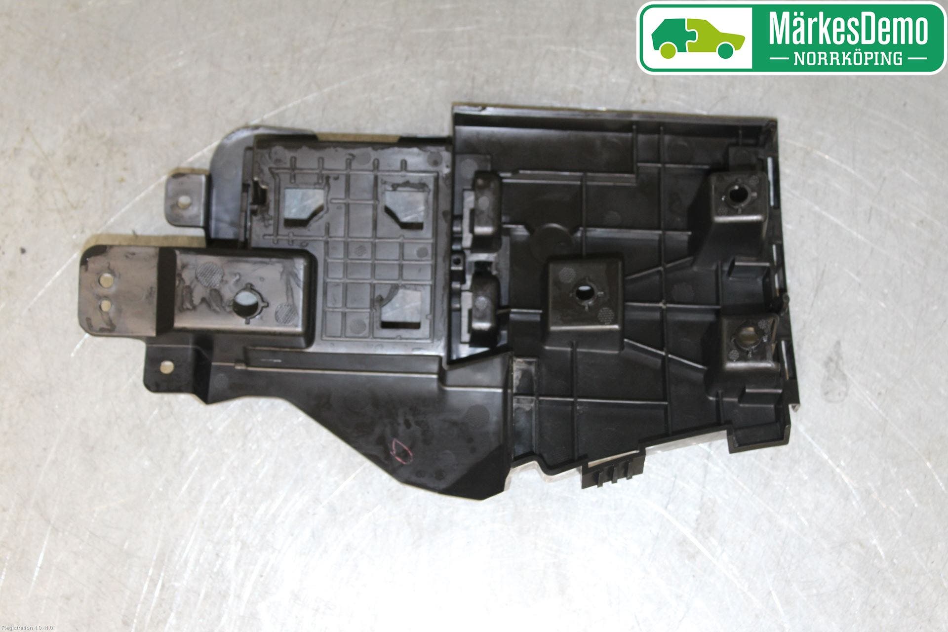 Volvo V60 14-18 Stötfångarfäste Bak Hö