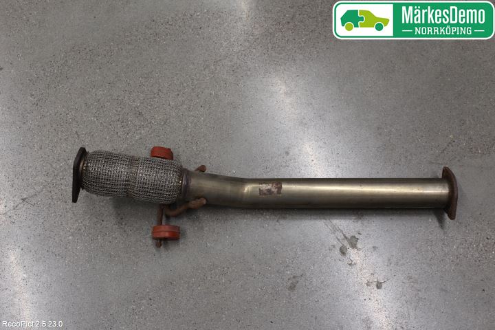Volvo V60 14-18 Avgas Främre Rör