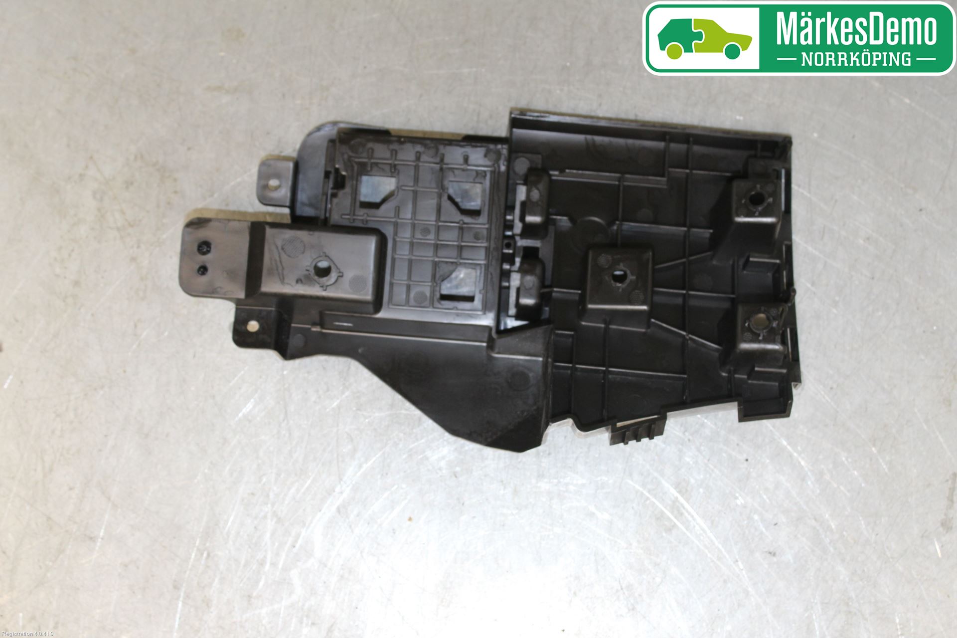 Volvo V60 14-18 Stötfångarfäste Bak Hö