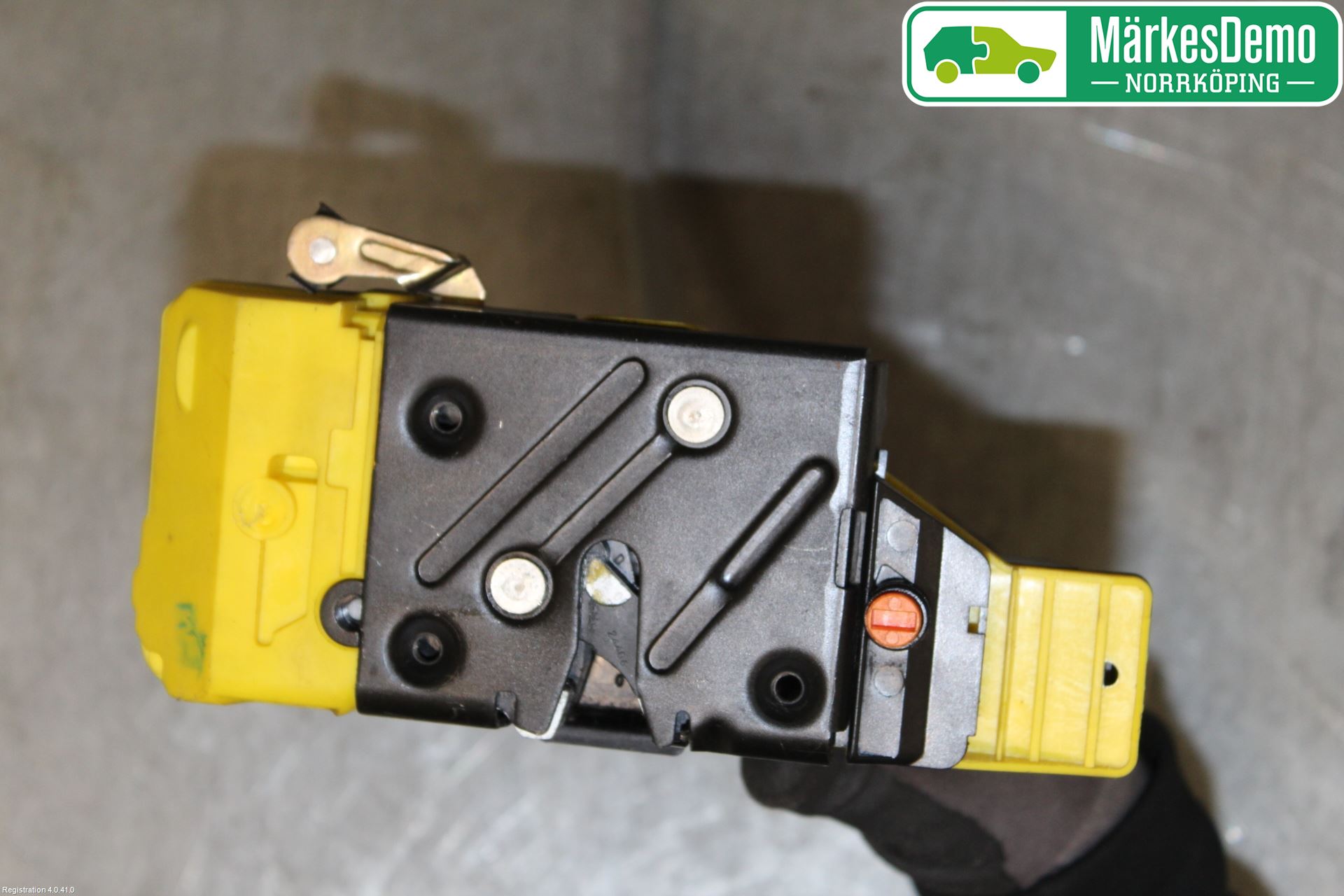 Volvo V70 05-08 Låskista-Dörrlås