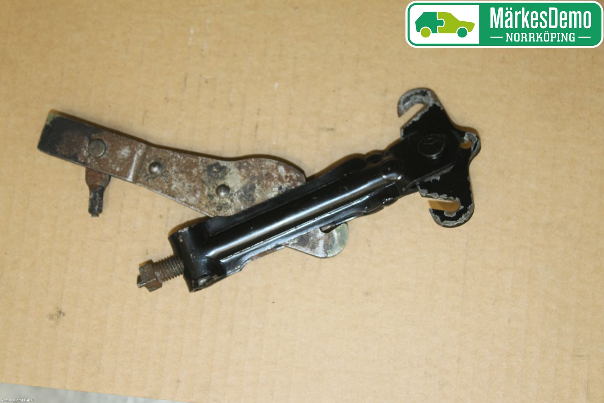Mercedes-Benz MB 200-300  (W123) 76-86 Handbromswire