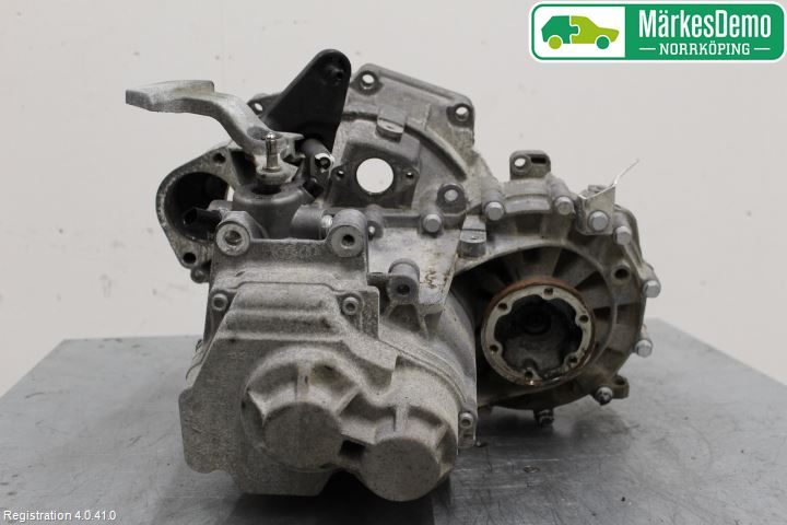 Volkswagen VW PASSAT 05-11 Växellåda Man 6 Vxl