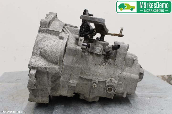 Volkswagen VW PASSAT 05-11 Växellåda Man 6 Vxl