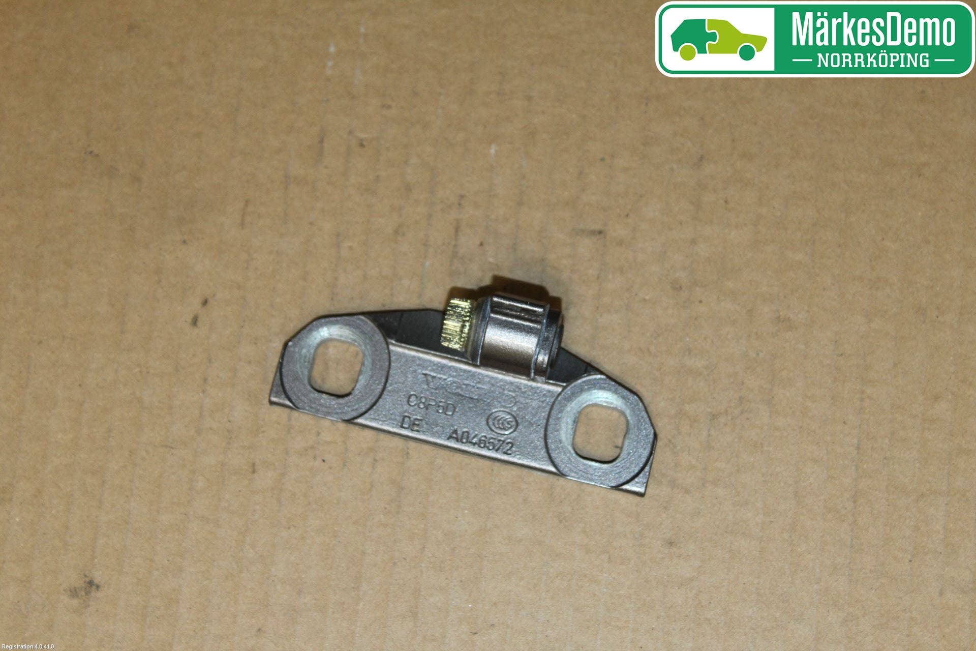 Volvo V70 08-13 Dörrgångjärn