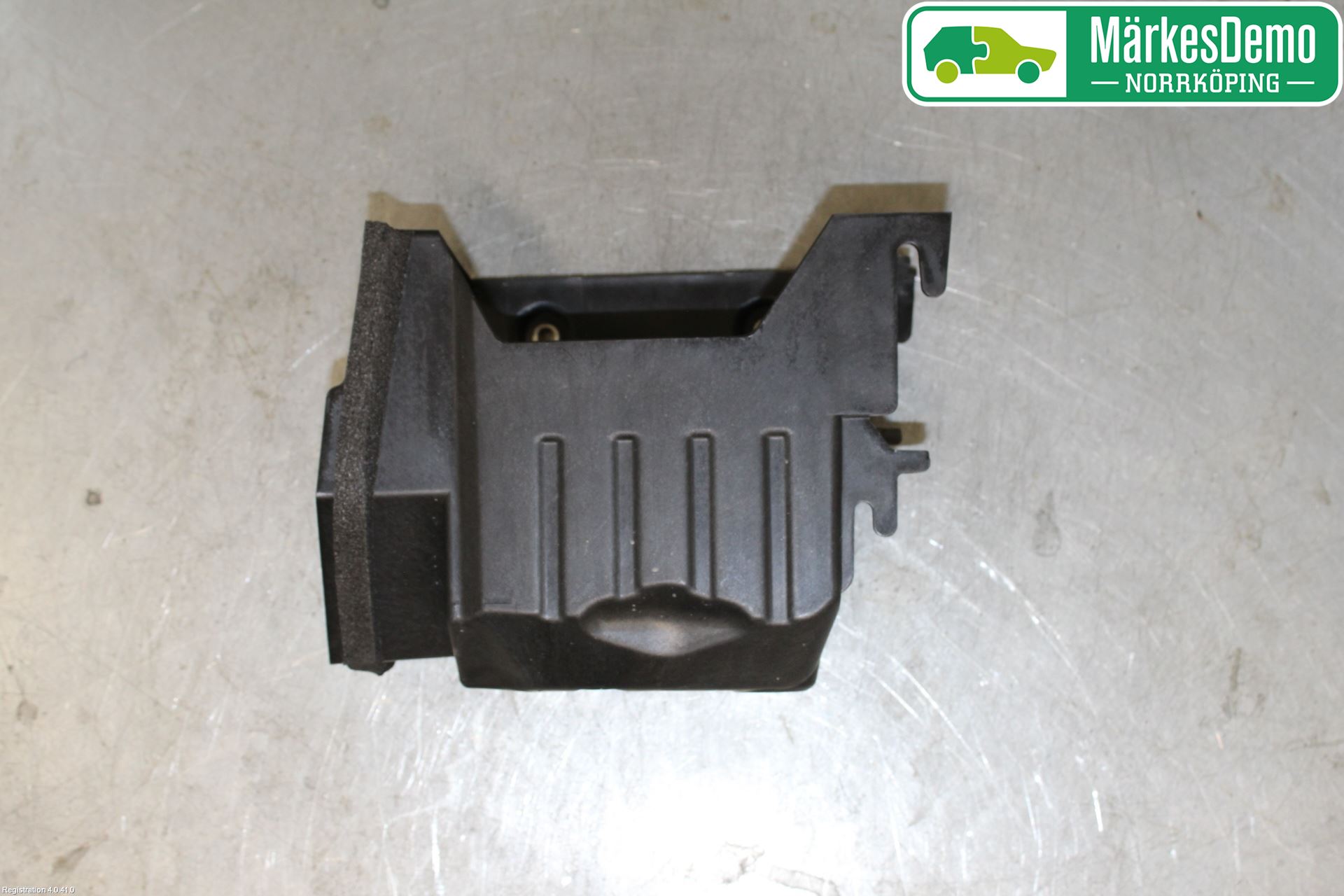 Volvo V90 17->> Batterilåda-Fäste-Hållare