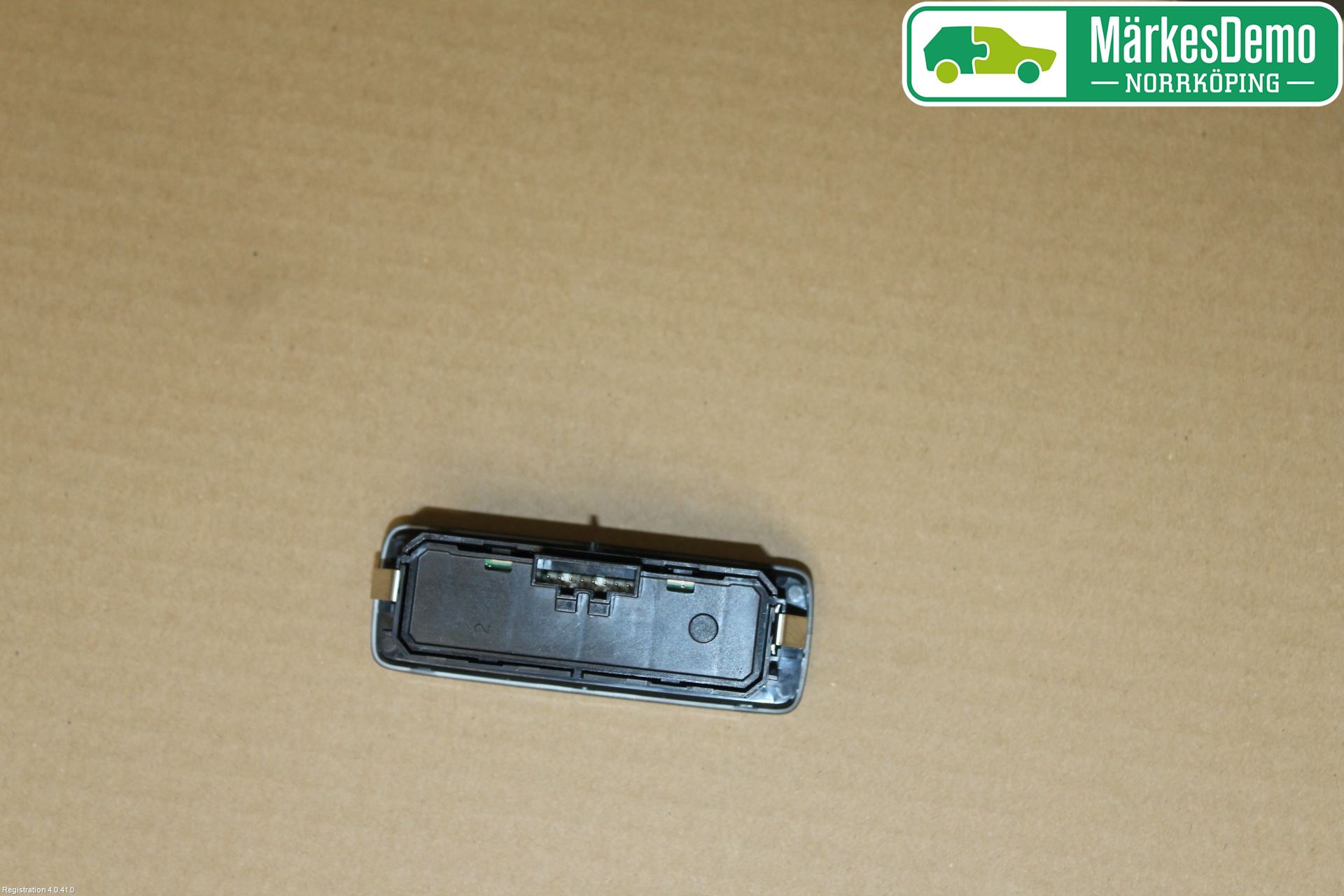 Volvo V90 17->> Strömställare Baklucka