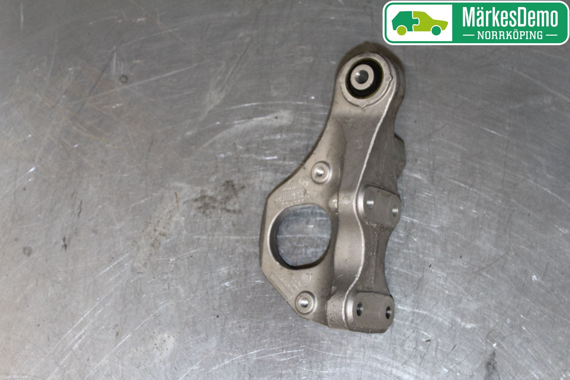 Volvo XC60 18- Mellanaxel Stödlager