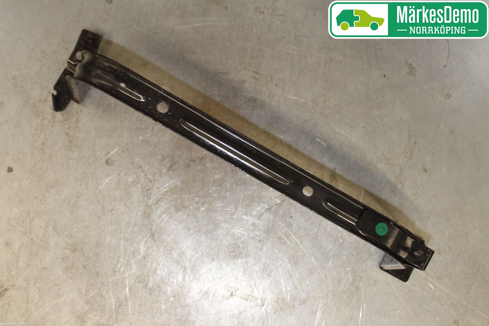 Volvo XC40/RECHARGE 18- Bränsletanksband