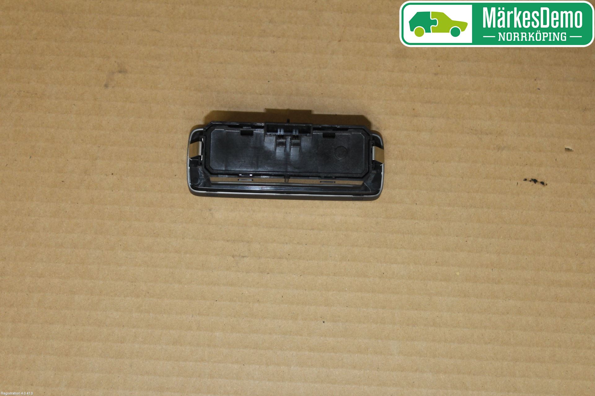 Volvo XC40/RECHARGE 18- Strömställare Baklucka