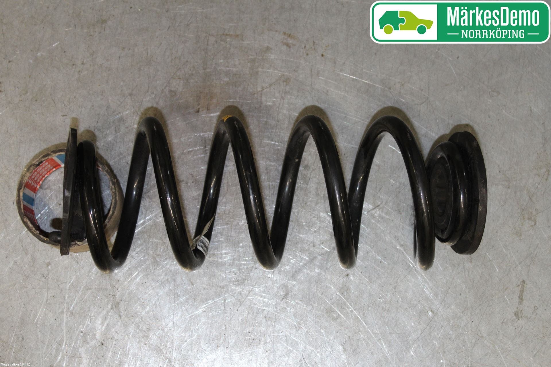 Volvo XC40/RECHARGE 18- Fjäder Bak