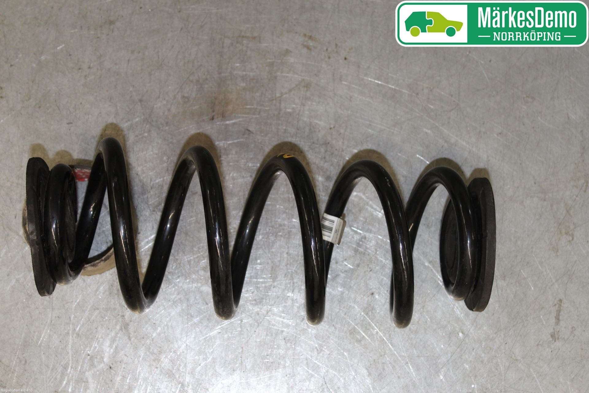 Volvo XC40/RECHARGE 18- Fjäder Bak