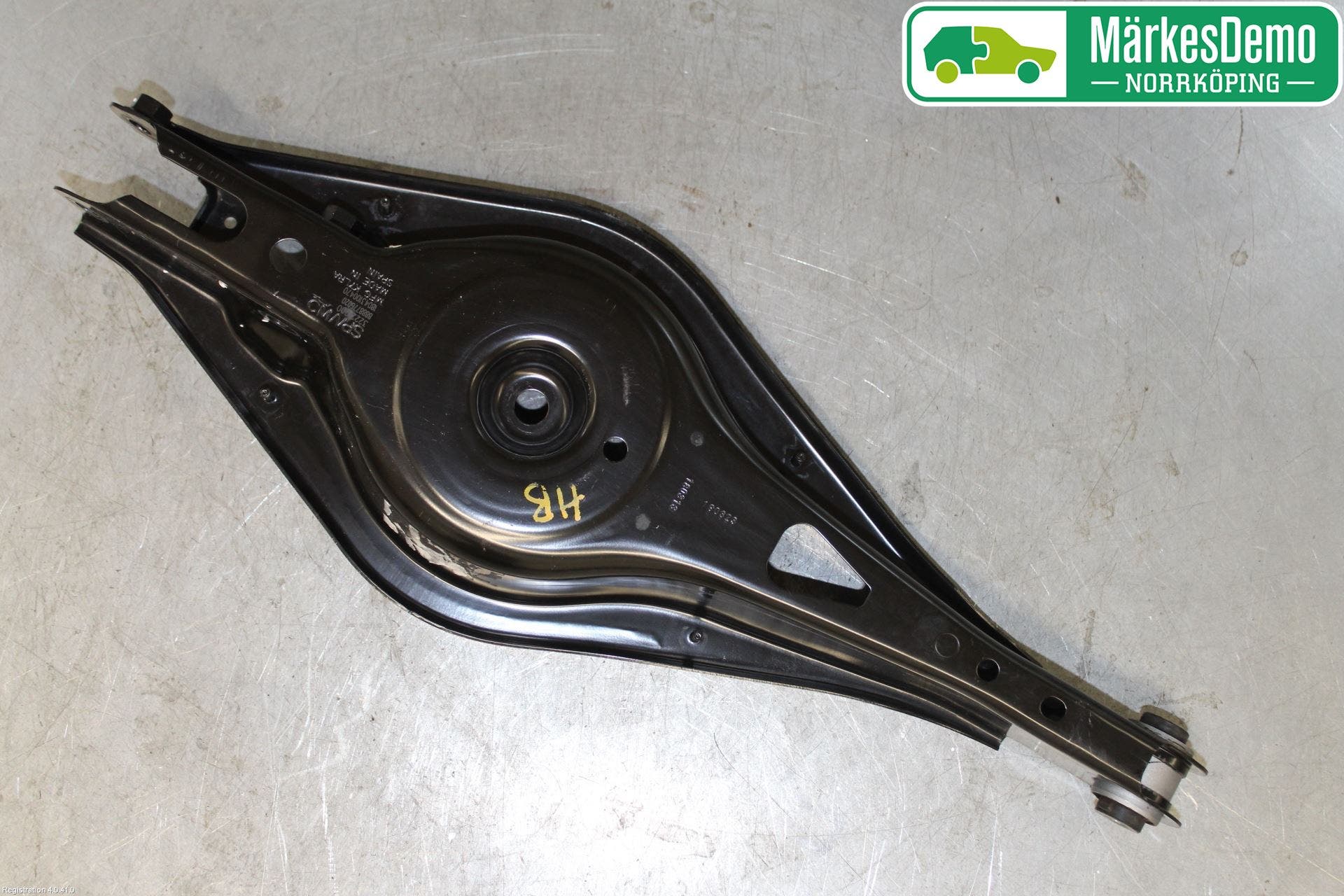 Volvo XC40/RECHARGE 18- Bärarm Bak Höger