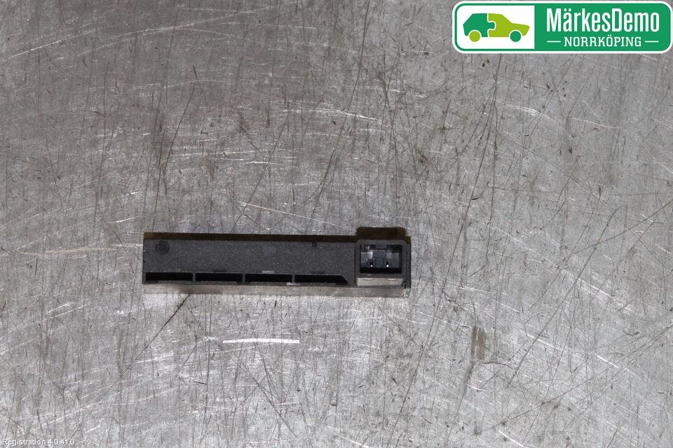 Volvo V90 17->> Antennförstärkare