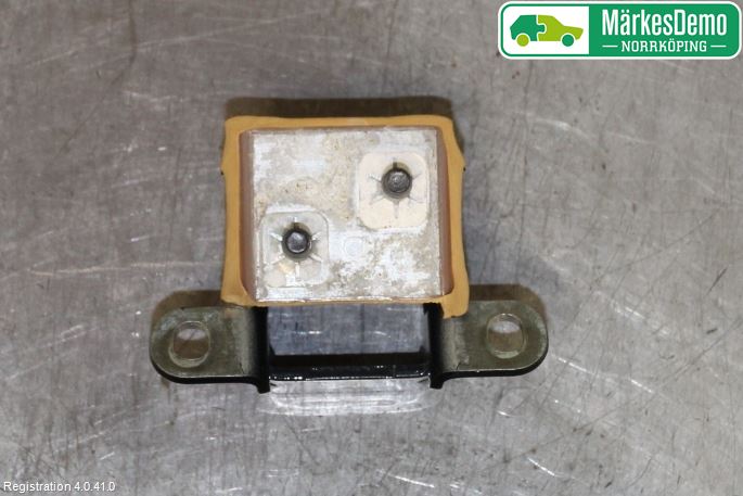 Volvo V60 19- Bakluckegångjärn Hö