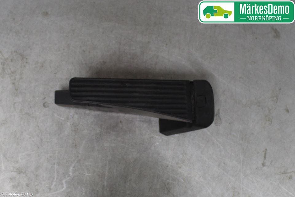 Volvo V60 19- Gaspedal