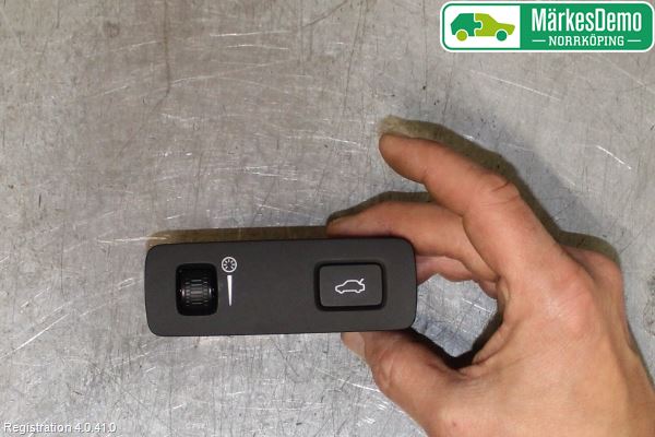 Volvo V60 19- Strömställare Baklucka