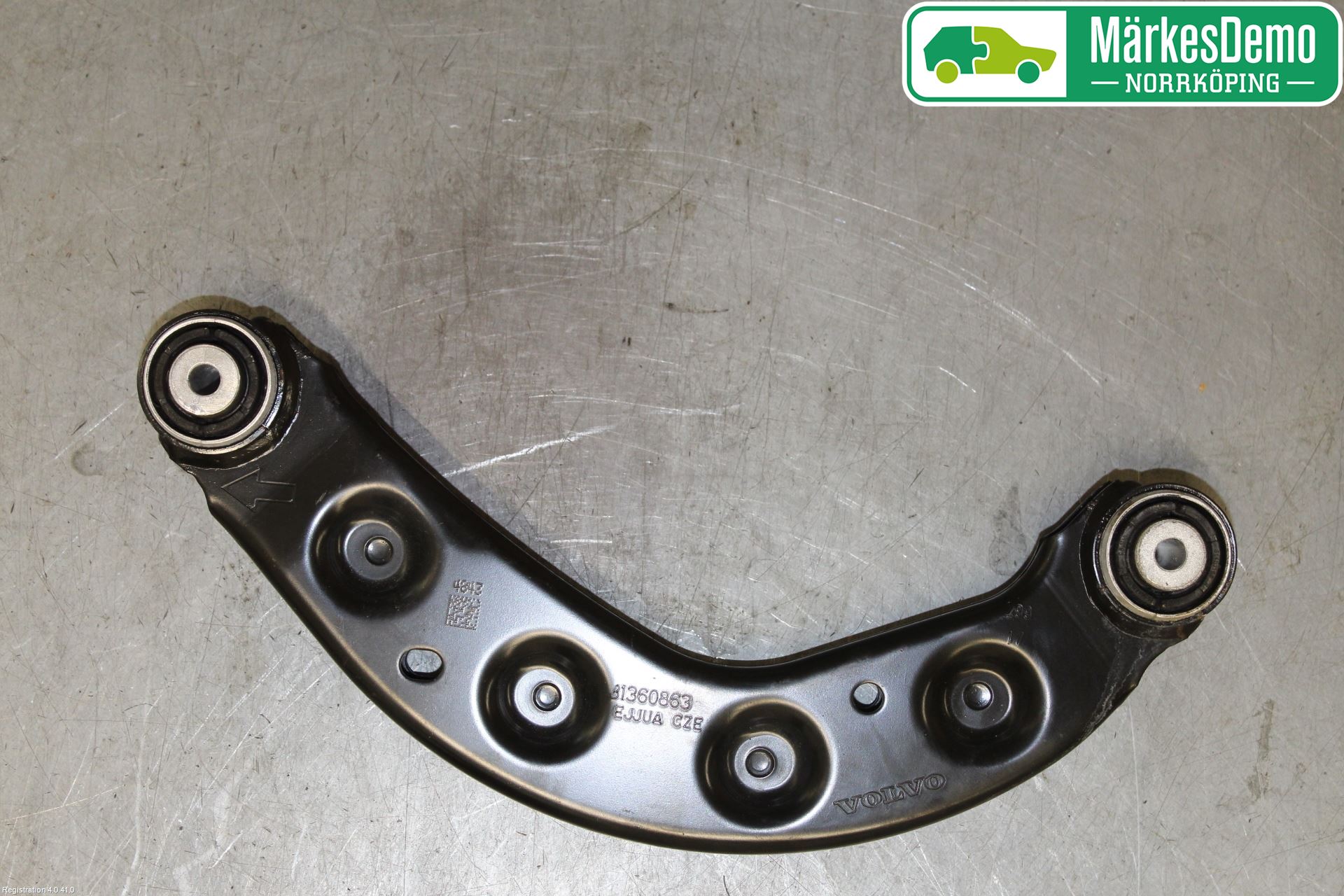 Volvo V90 17->> Bärarm Bak Övre Vänster