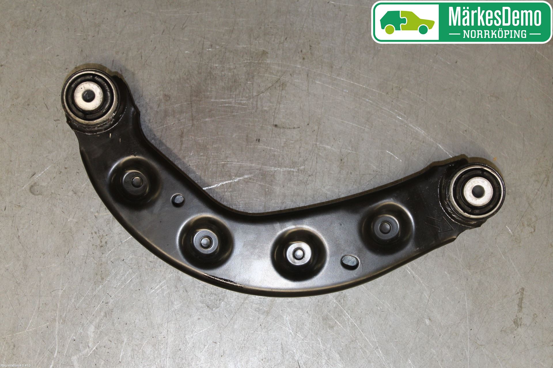 Volvo V90 17->> Bärarm Bak Övre Höger