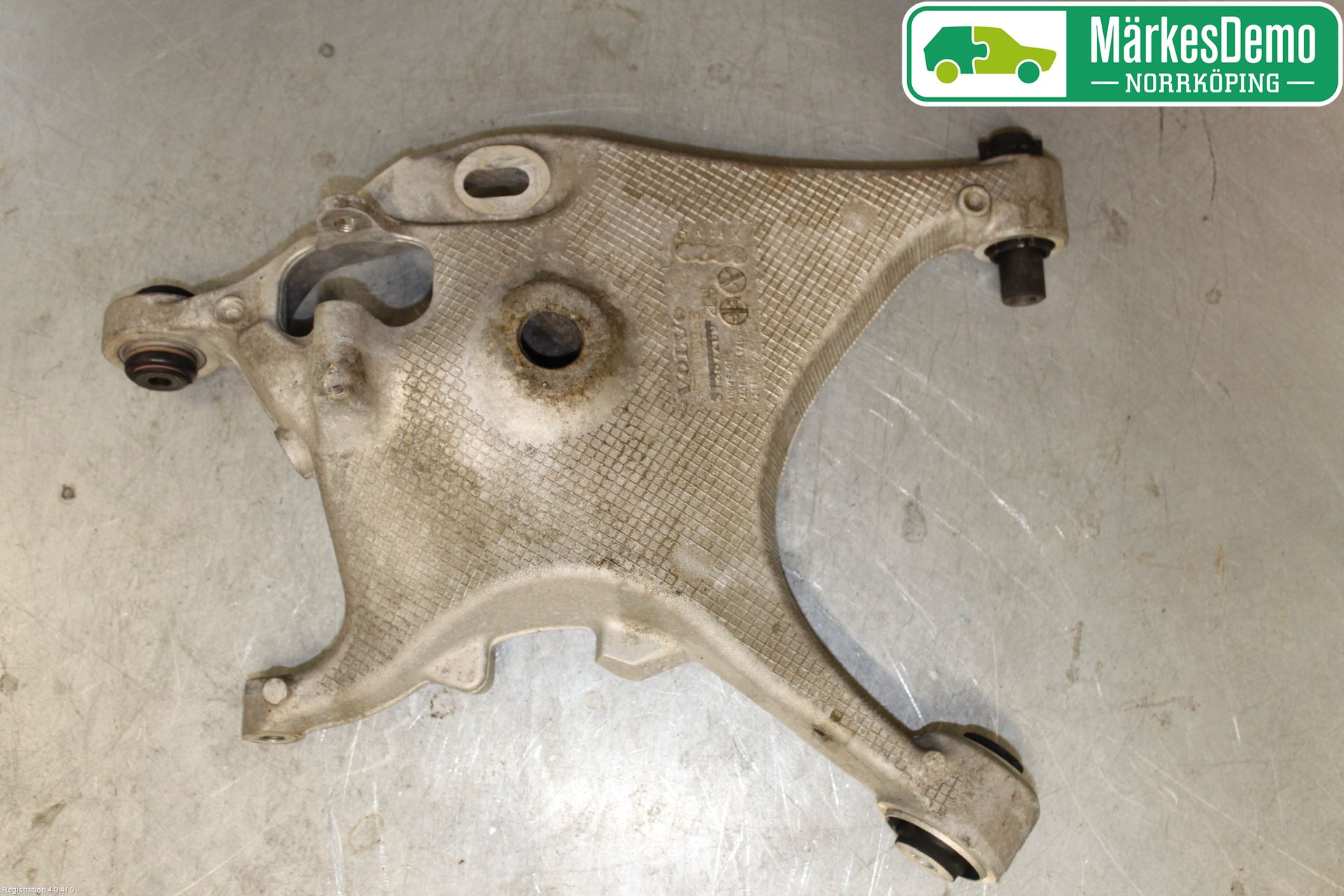 Volvo V90 17->> Bärarm Bak Vänster