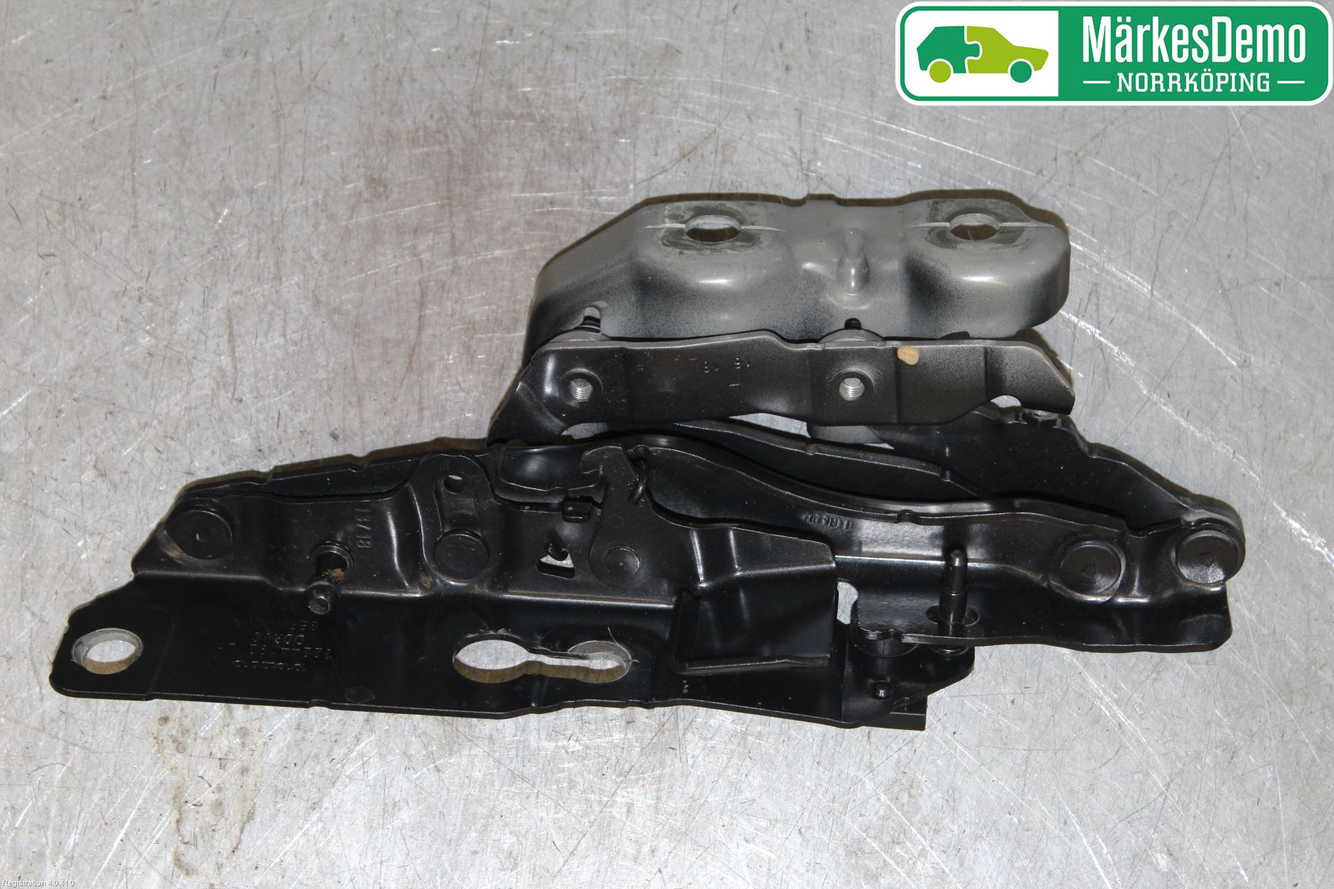 Volvo V60 19- Huvgångjärn